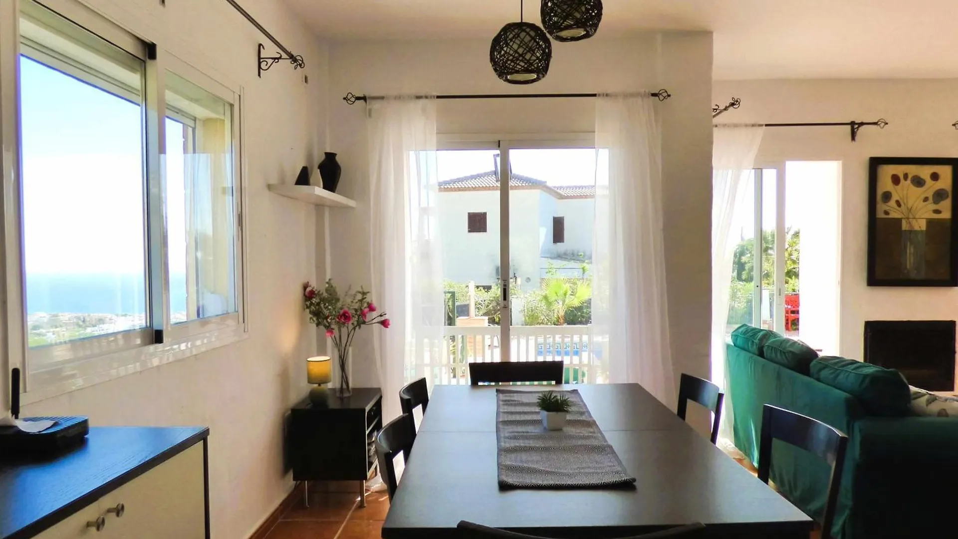 Selecta Casa Blanca Estepona Villa